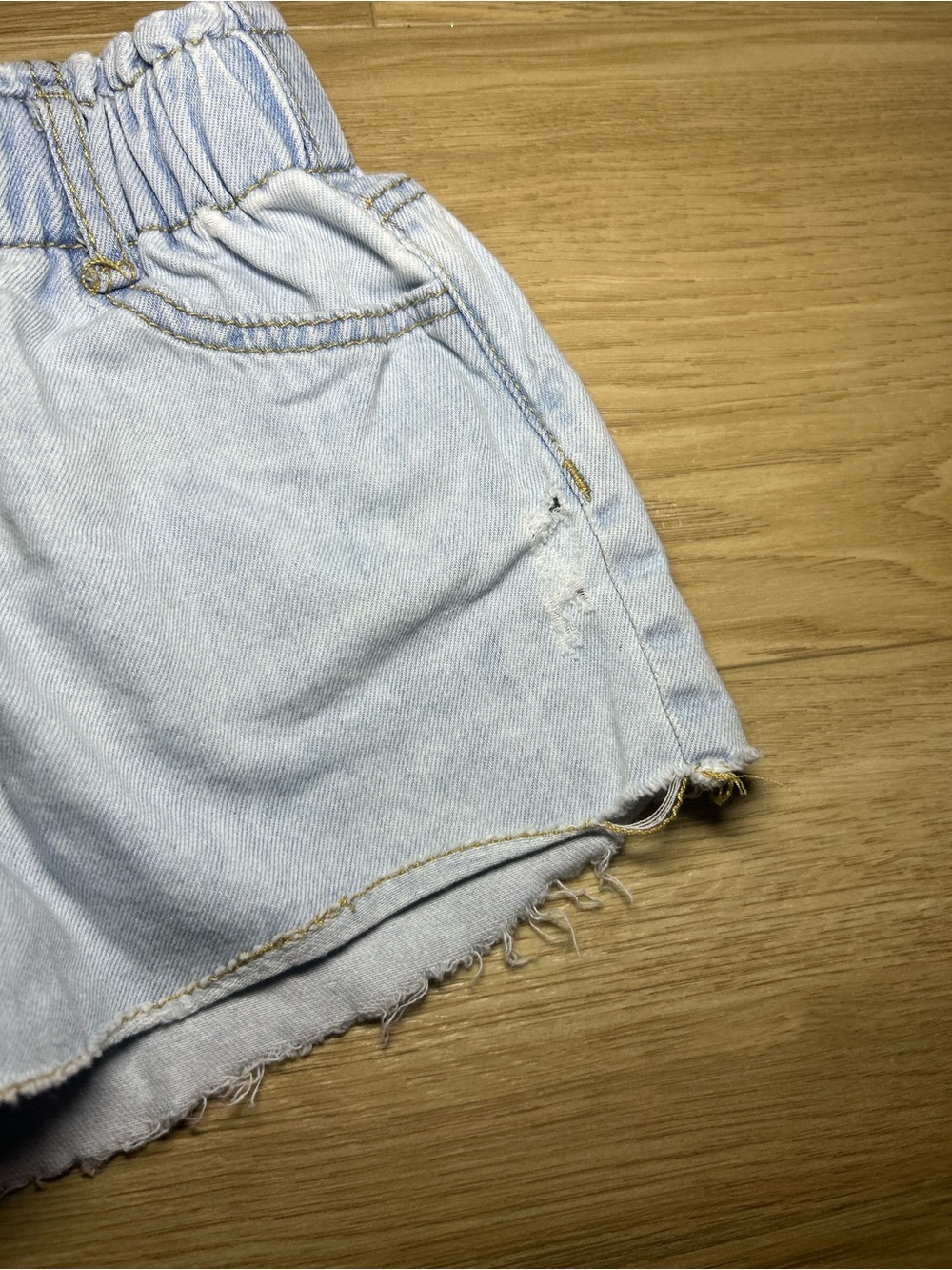 Zara Light-Blue Elastic Waist Denim Shorts with Button Front - Picture 2 of 4